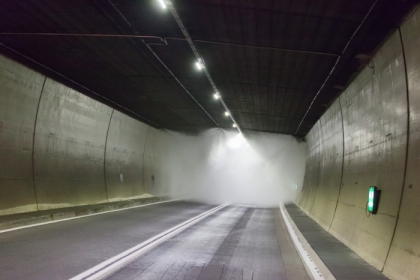 AQUASYS Hochdruckwassernebel bekämpft erneut erfolgreich einen Fahrzeugbrand in einem Straßentunnel