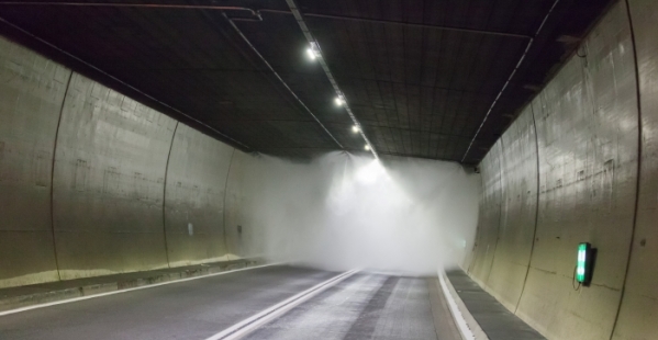 AQUASYS Hochdruckwassernebel bekämpft erneut erfolgreich einen Fahrzeugbrand in einem Straßentunnel