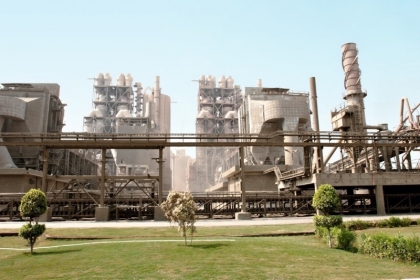 AQUASYS-Anlage schützt die begehbaren Kabelkanäle in Ägyptens größten Zementwerk